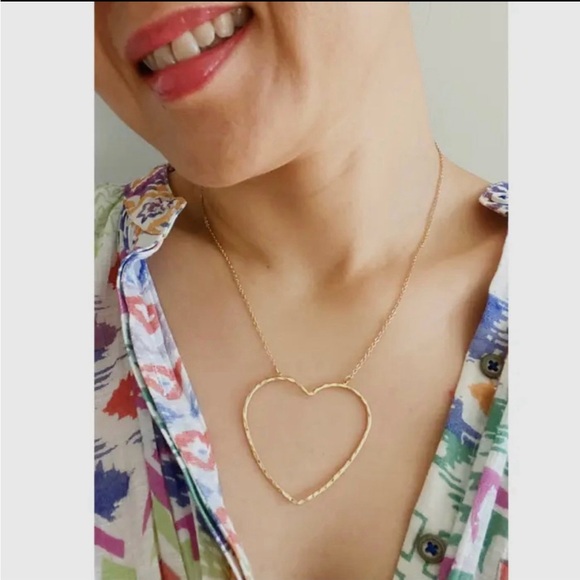 Jewelry - Elegant Gold Heart Necklace